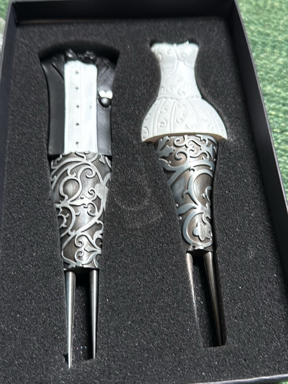 Button the Bride Black Logo Box - Picture 3 of 6
